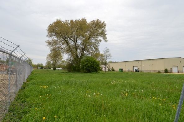 Crane Industrial Building plus Extra build-able Lot: 2219 North Central Avenue, Rockford, IL 61101